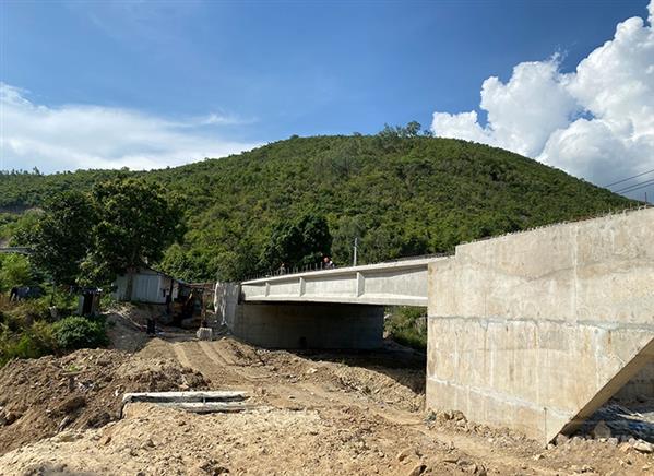 Khẩn trương hoàn thành công tác bồi thường, hỗ trợ, giải phóng mặt bằng Dự án đường Tỉnh lộ 3. Ảnh: Lê Xưa. Khẩn trương hoàn thành công tác bồi thường, hỗ trợ, giải phóng mặt bằng Dự án đường Tỉnh lộ 3. Ảnh: Lê Xưa.